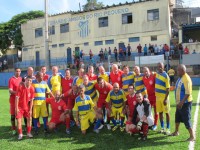 Grama sintética dá cara nova a campo de futebol do VARP