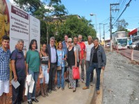 Donato vistoria obra e conversa com lideranças na C. Ademar